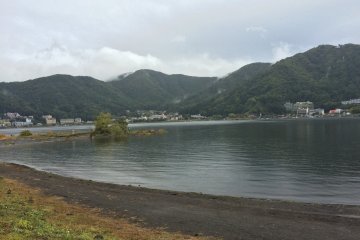 <p>This is Lake Kawaguchiko on a rainy day.</p>