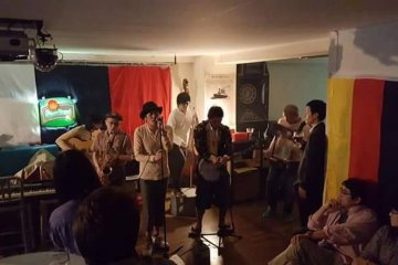 <p>Not only high energy dancing, but quieter jazz nights, English circles, or performances also call Ceskoya home</p>