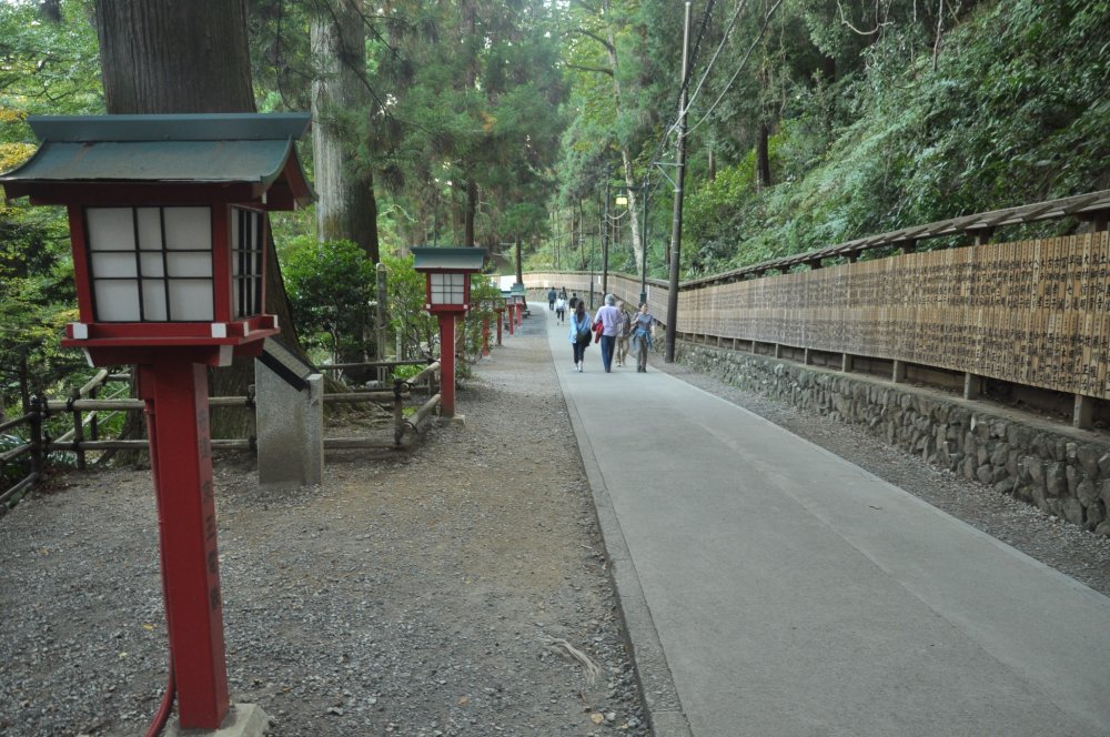 The path leading up to Yakuoin