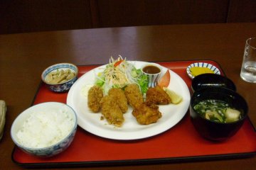 <p>Fried seafood for lunch</p>