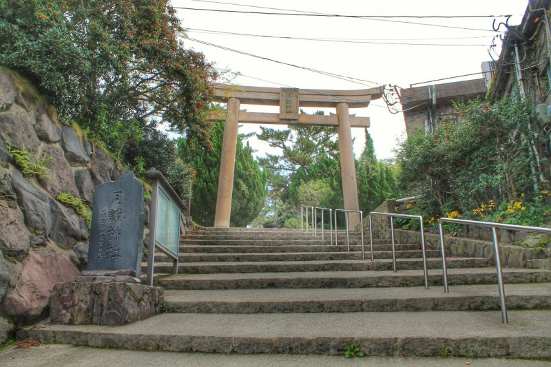 <p>You can see the entrance gate of Tsukiyomi Jinja from the street</p>
