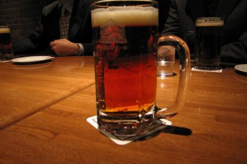 <p>函館啤酒廳內的一杯啤酒</p>
