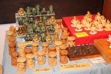 <p>Wood and stone carvings from India, they are sold by Tsubosaka Temple in continuation of its partnership with the Jalma Institute.</p>
