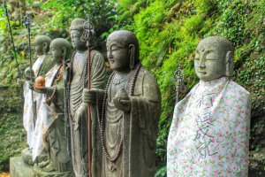 . . . and also some bigger Buddha statues
