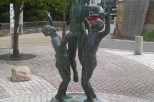Statue dedicated to the "Naked Man Festival"
