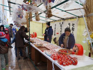 Aizu Wakamatsu&#39;s &quot;Tookaichi&quot; or &quot;Tenth Day Market&quot; takes over downtown streets with stalls selling good luck charms, traditional toys, and plenty of local specialty foods on January 10th of every year.
