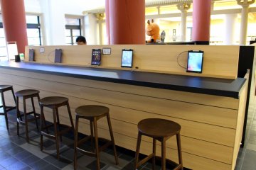 <p>The iPad research desk. Free Wi-fi is available throughout the Information Center</p>
