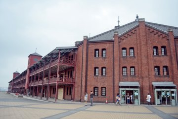 <p>Red Brick Warehouse อาคารอิฐแดงอันเก่าแก่สัญลักษณ์คู่เมืองโยโกฮาม่า</p>
