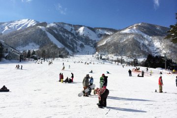 <p>The view from outside Esclar Plaza in Hakuba.&nbsp;</p>
