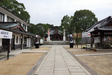 <p>The shrine stands on the&nbsp;site of the former Oishi residence, hence its name.</p>
