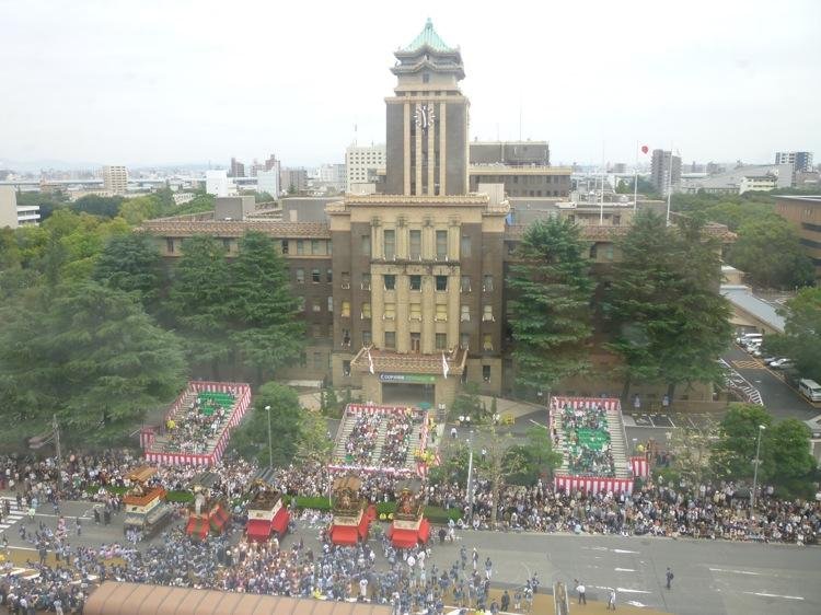 The Nagoya Festival begins in front of City Hall.