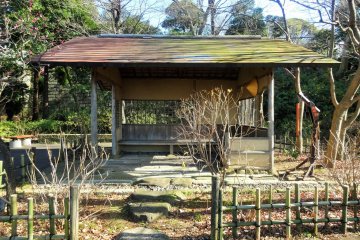 <p>A rest house at the top of the garden</p>
