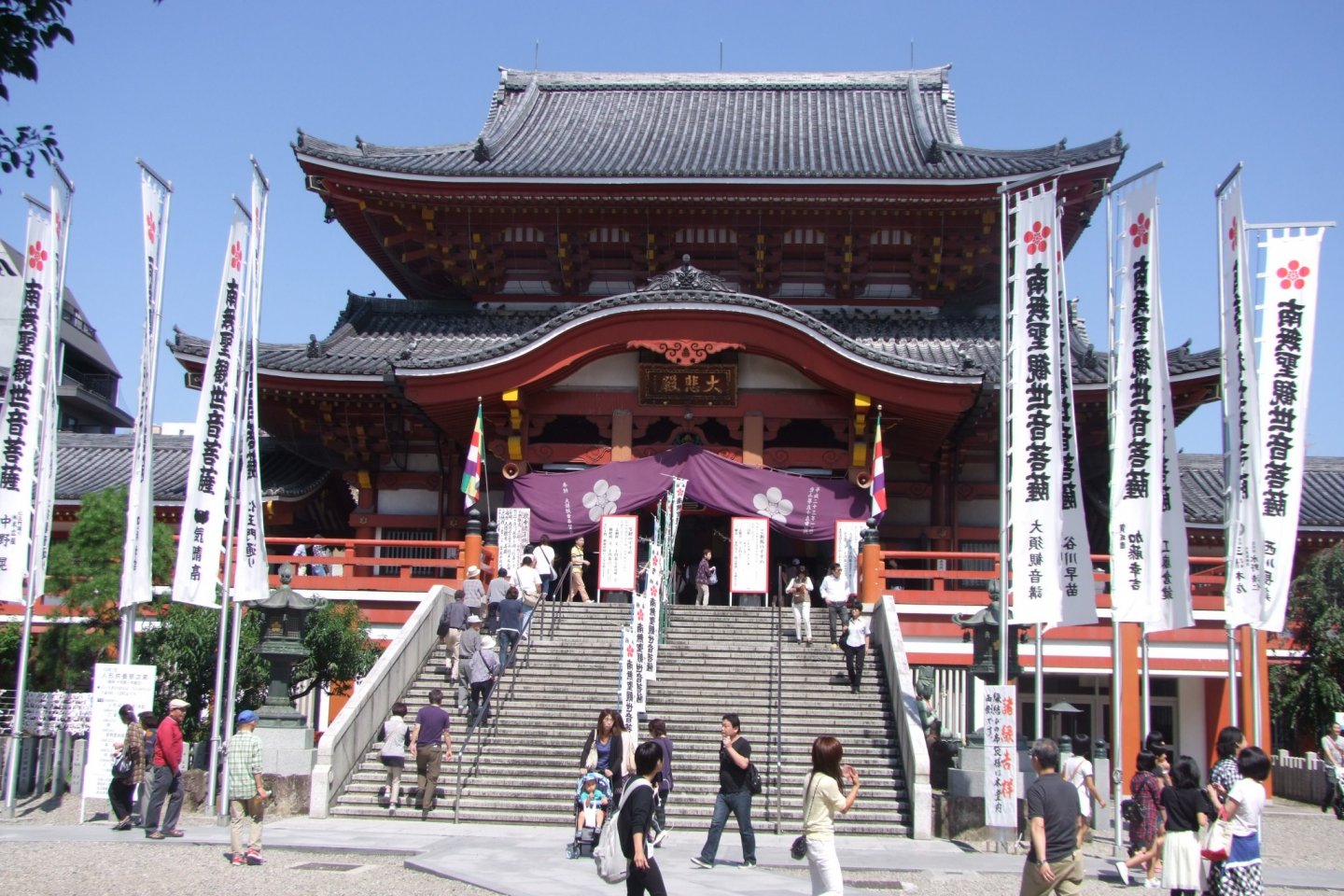 Chính điện của chùa Osu Kannon
