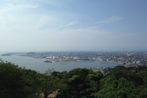 Панорама города Йонаго со смотровой площадки