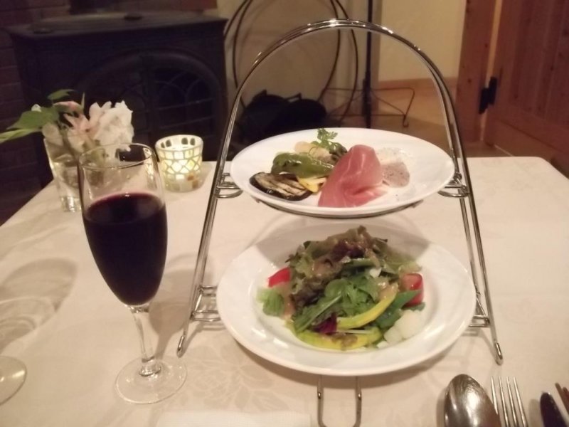 <p>My tasty salad and fresh blueberry juice</p>