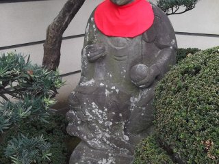 Another statue at the gate
