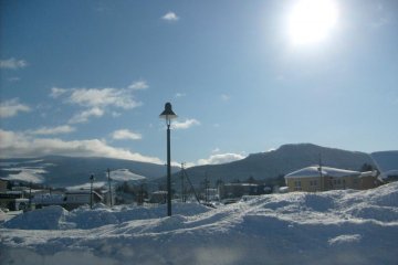 <p>This is the scene that greeted me outside Onuma Koen Station</p>