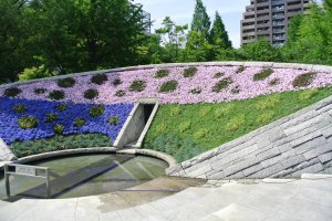 Một đài tưởng niệm hòa bình nhằm tưởng nhớ về những nạn nhân đã thiệt mạng trong các cuộc không kích Tokyo