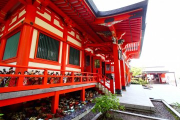 Awashima Shrine in perspective