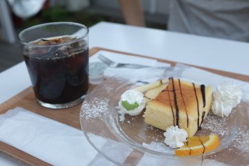 N3331 Cafe Baked Cheesecake and home brewed coffee