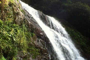 Mugo Waterfall up close