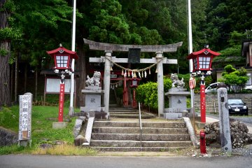 Kaburahachiman Shrine