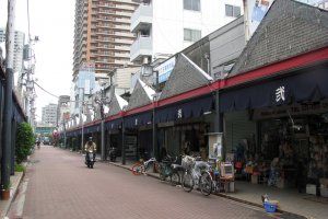 Trung tâm mua sắm ở Tsukishima.