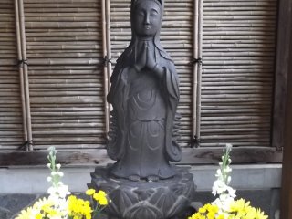A meditative Buddhist statue