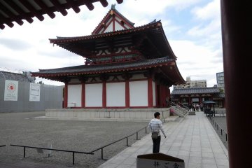 Side view of Shitennoji temple