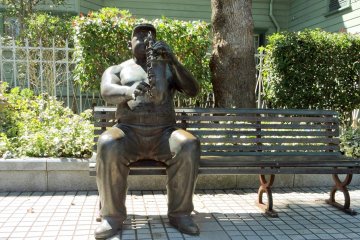 Jazz Statues in Kobe Kitano