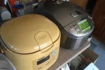 The good old rice-cookers, almost always filled with delicious Koshihikari rice from Niigata, waiting to be devoured!