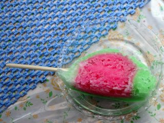 This watermelon shaved ice treat is an original of Nakakori-ten