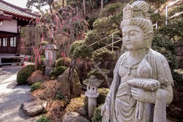 Within Joenji’s garden lies this special type of statue which is found in many other Nichiren Sect Temples 