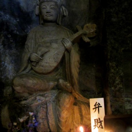 Statues in Benten-kutsu Cave