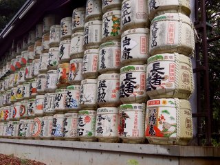 These are barrels of sake, which were donated to the Meiji Shrine. 