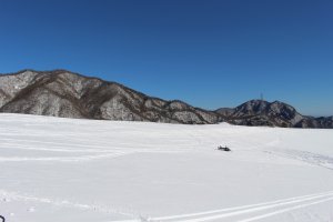Xe tuyết tại trang trại Ozasa