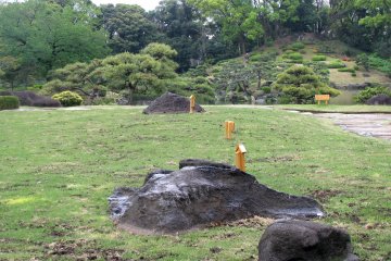 В японских садах всегда много открытого пространства