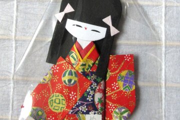 Paper doll with temari print 