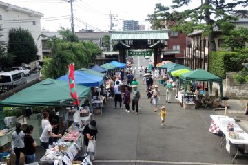 Ikegami Honmonji Temple Market