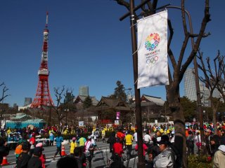 Đường chạy đi qua tất cả các địa điểm chính, có cả tháp Tokyo