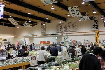 Saisaikite-ya Farmer’s Market