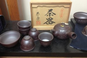 Banko wares' distinct dark brown color is admired by Tea Ceremony practitioners