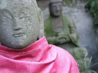 Enoshima là nơi có nhiều đền thờ và đền thờ