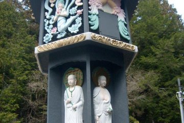 <p>Some of the more modern memorials have striking designs</p>