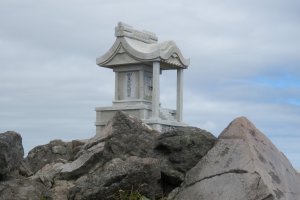 Top of Mt Chausudake Shrine