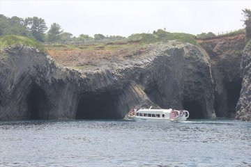 Nanatsugama Caves
