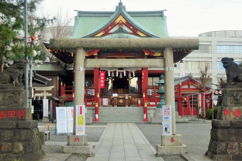 Entrance of the Haneda-jinja Shrine