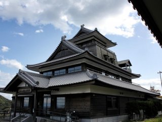 The Furusato Rekishi Koen museum on Hakatajima looks like a castle on a hill