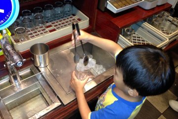 <p>The drink bar is a great way keep children busy prior to entree arrival</p>