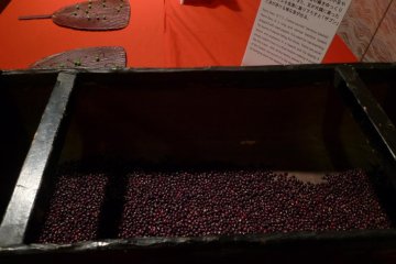 Inside the box are beans. Who knew they can be used to to produce wave sounds.